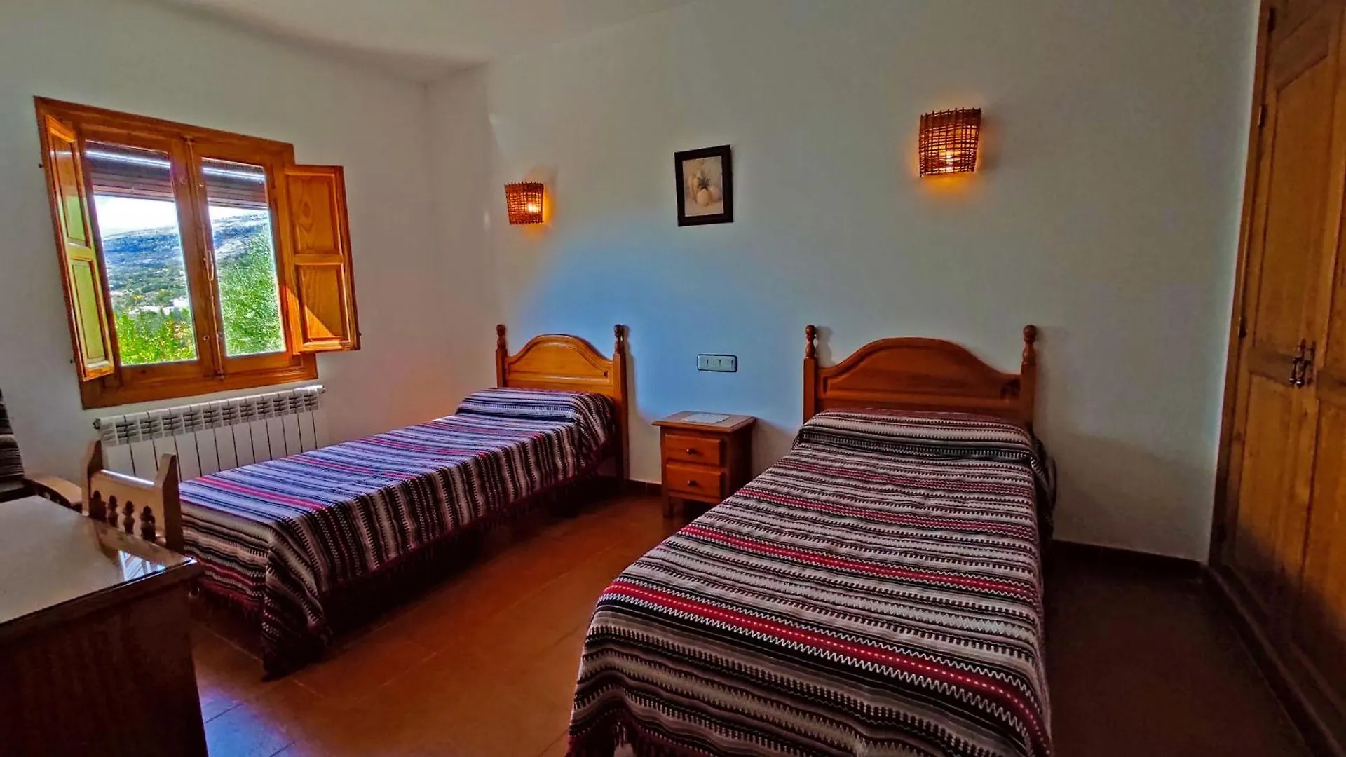 Landhaus Mit Zwei Schlafzimmern In La Alpujarra Valor